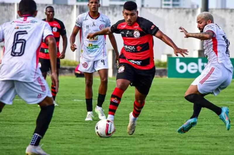 Campinense vence o São Paulo Crystal por 2 x 0 e sobe na tabela do Paraibano 6 campinense x sp crystal 2801
