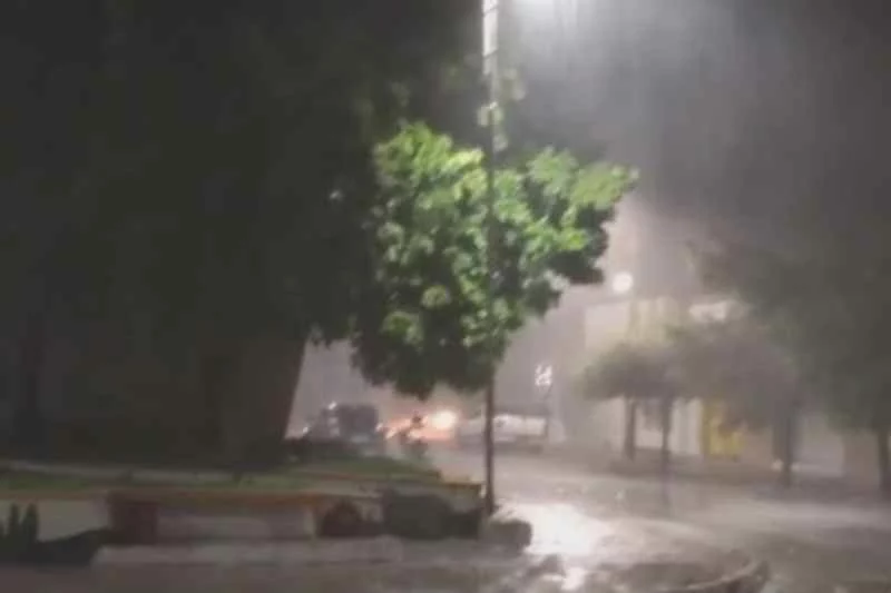 chuva raio sertao 2402