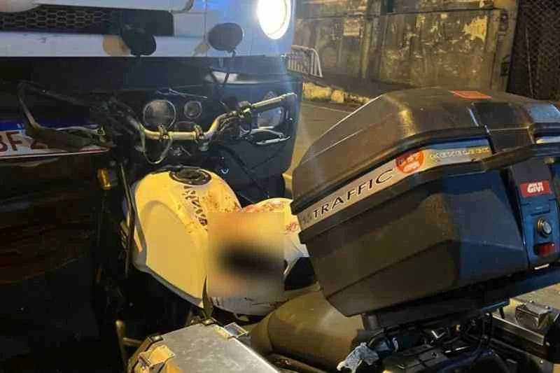 Idoso fica ferido após bater moto em caminhão de lixo no Centro de João Pessoa 2 acidente centro lixo 0703