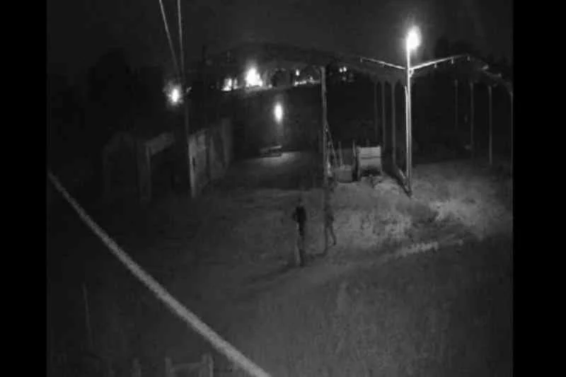 Bandidos rendem e amarram agricultor e filha de 15 anos em Jacaraú 6 bandidos fazenda jacarau 2405