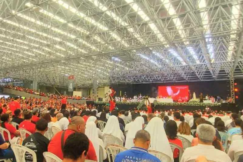 celebra pentecostes 190524