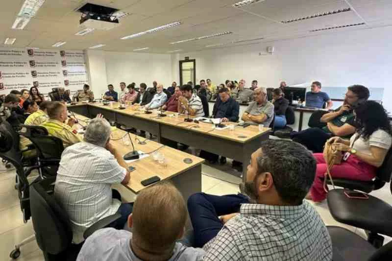 MPPB, órgãos e empresa assinam Termo Aditivo sobre segurança durante o São João de CG 5 reuniao mp cg 1206