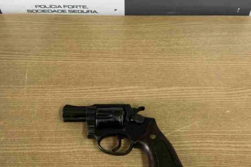 PM apreende arma de fogo durante ronda no bairro de Mandacaru 6 apreensao arma mandacaru 2207