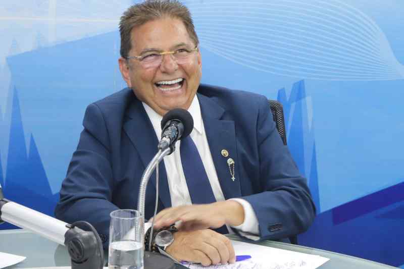 adriano galdino arapuan 1211