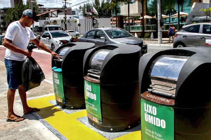 Emlur coloca em funcionamento na orla nova estação de contentores subterrâneos 5 coletor lixo tambau 0611