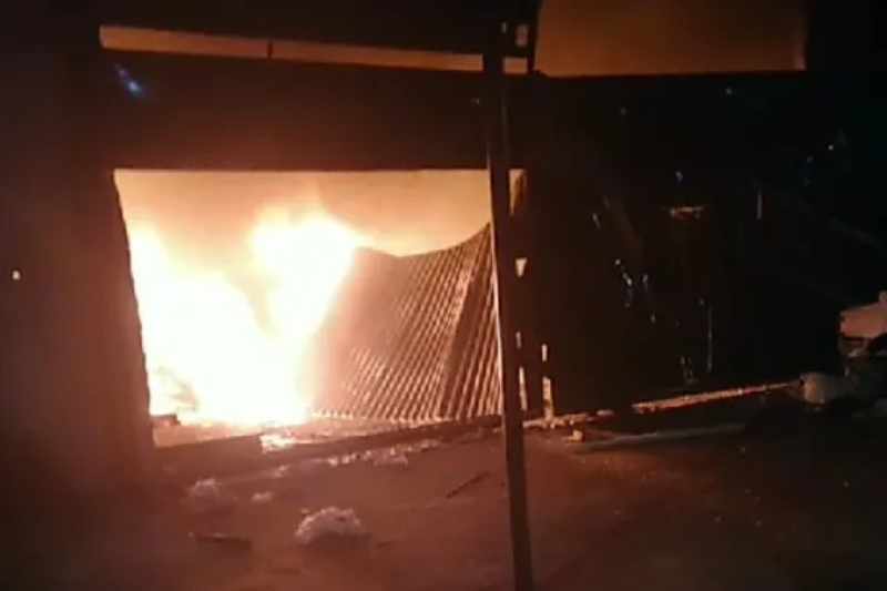 Oficina mecânica é atingida por incêndio no bairro José Américo, em João Pessoa 6 incendio oficina jose americo 1811