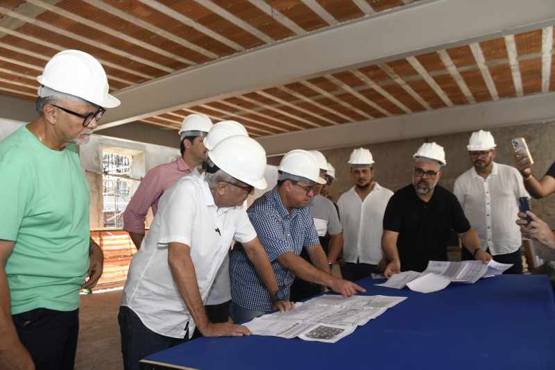 Prefeito, secretários e presidente da CMJP visitam obra da nova sede 5 visita cicero cmjp 0411