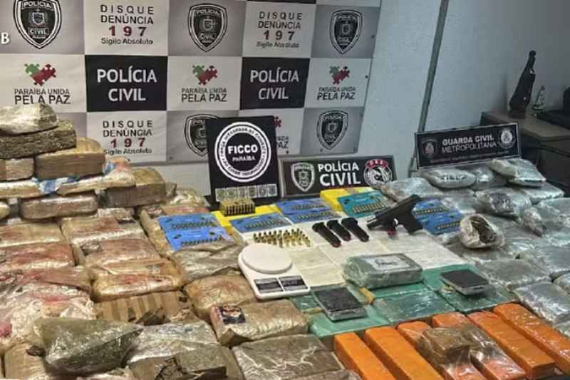 Dupla é presa em João Pessoa durante operação contra o tráfico de drogas 6 apreensao drogas 0512