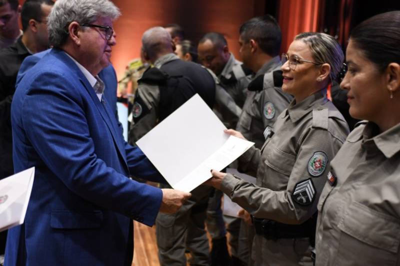 João oficializa promoção de 496 policiais e bombeiros militares e autoriza novas ascensões 2 promo policiais 2312
