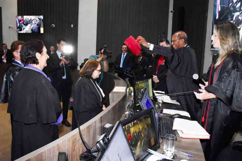 Desembargadora Lílian Cananéa toma posse logo após eleita pelo Pleno do TJPB 5 posse lilian cananea tjpb