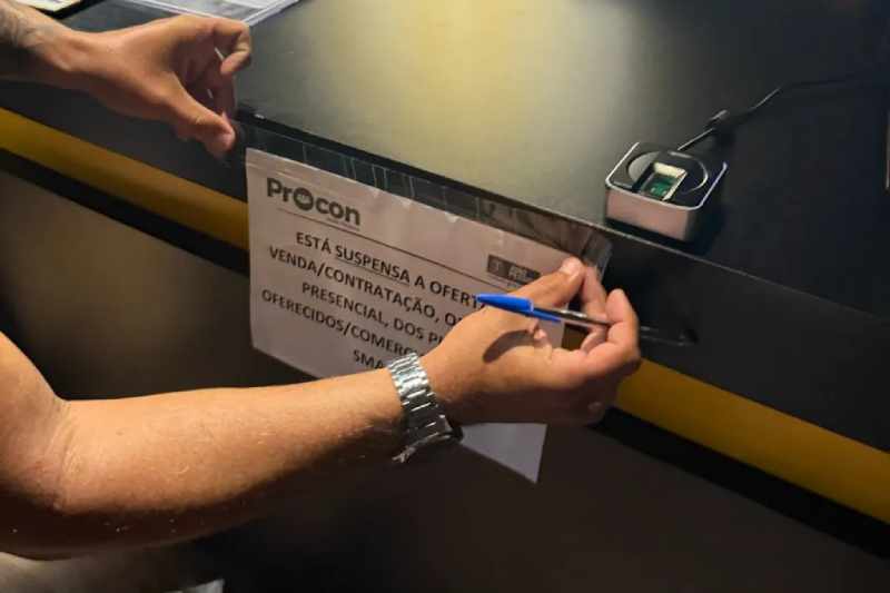 academia suspensa 130225