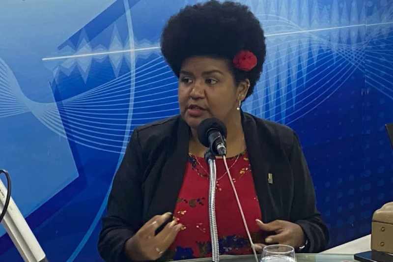 “CG vive um caos com salários atrasados e sem assistência na área de saúde”, denuncia vereadora 3 jo oliveira