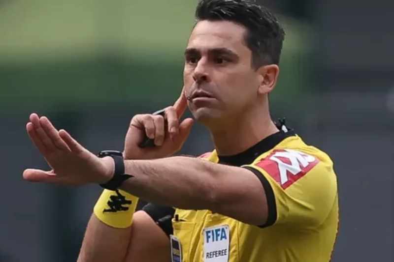 Árbitro que marcou pênalti polêmico no Paulistão apita final do Paraibano 7 Flavio Rodrigues de Souza
