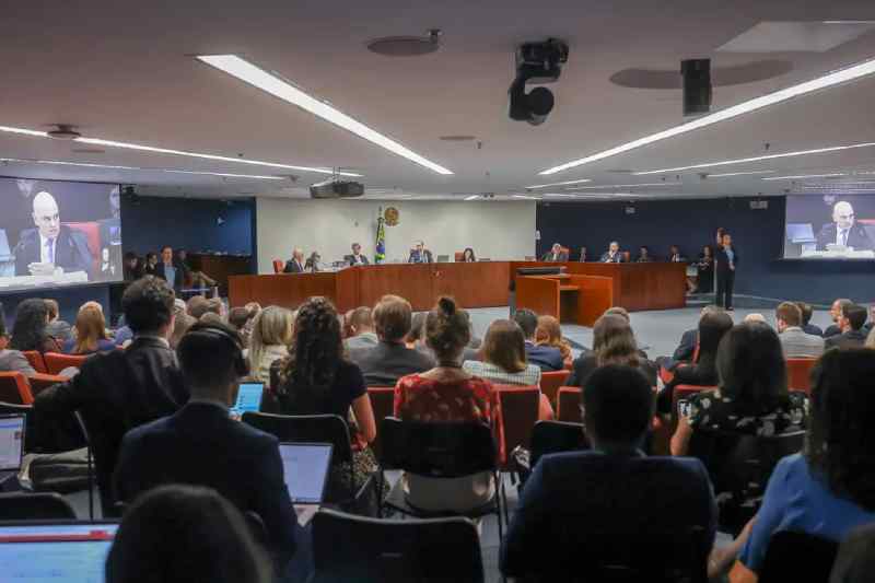 STF encerra primeiro dia do julgamento de Bolsonaro e aliados; sessão será retomada nesta quarta-feira (26) 3 julgamento stf bolsonaro 250325