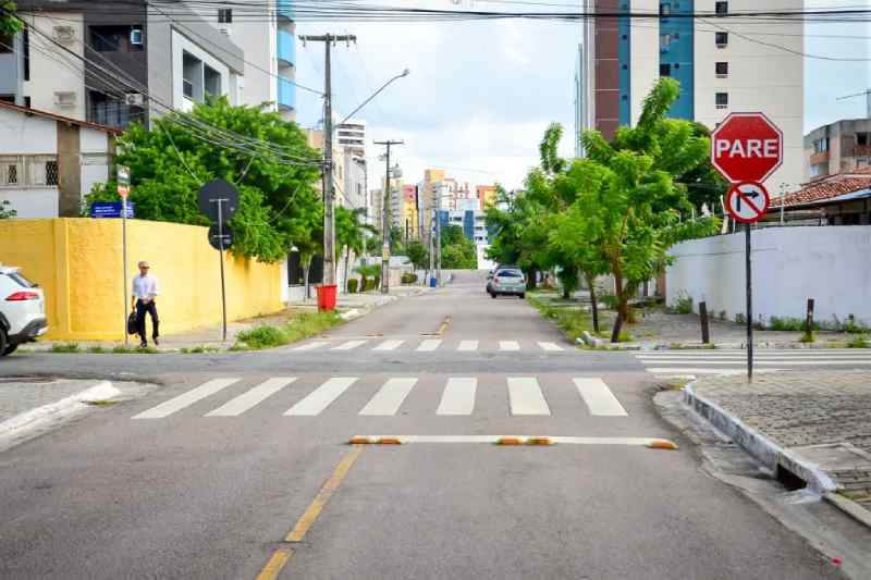 Semob-JP revitaliza mais de mil placas de trânsito, garantindo a segurança viária na Capital 8 semob revitaliza sinal