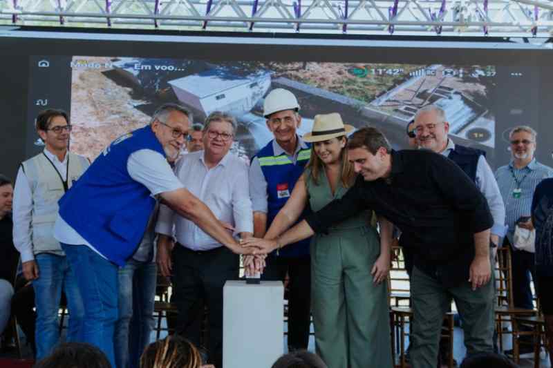 João Azevêdo e ministro Waldez Góes entregam obra de recuperação de barragem no Sertão 4 inaugura barragem cajazeiras 110625