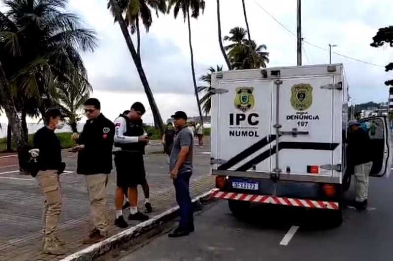 Homem de 53 anos é encontrado morto na praia do Cabo Branco, em João Pessoa 6 numol orla jpa 120825