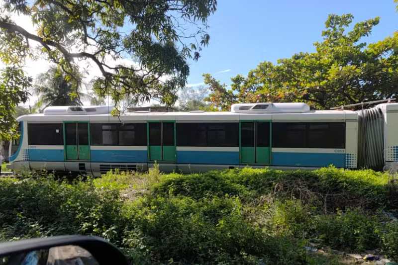 trem descarrila 070825