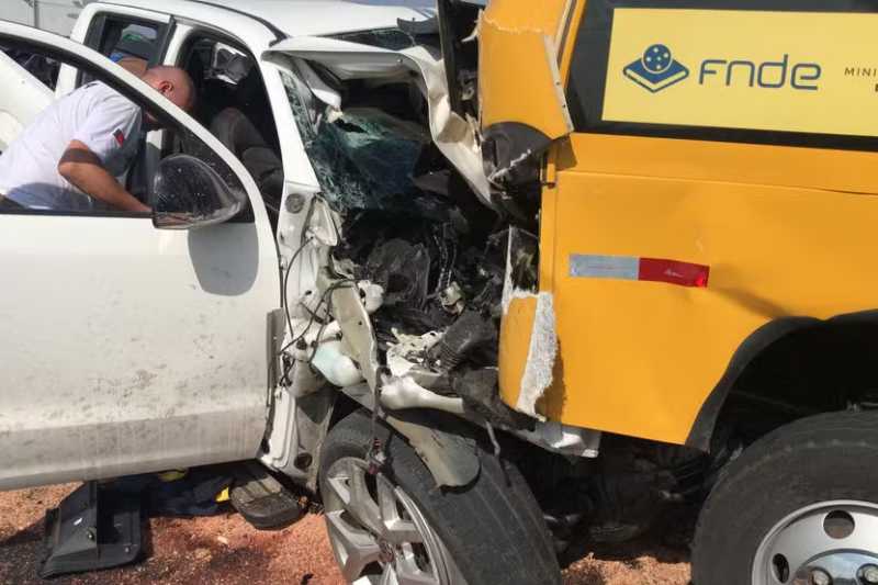 Acidente na PB-393 mata motorista e deixa estudantes feridos no Sertão da Paraíba 3 acidente sertao 110925