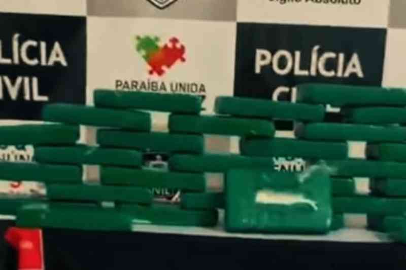 Casal é preso em Patos com drogas avaliadas em mais de R$ 1 milhão 7 apreensao maconha patos 200925