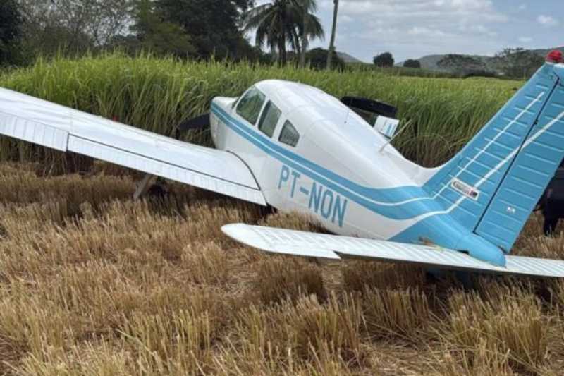 Aeronave que transportava Cícero Lucena faz pouso de emergência no Brejo da Paraíba 11 aviao cicero lucena 270925