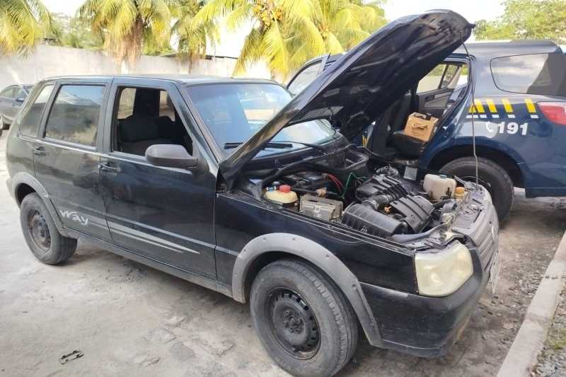 PRF apreende carro furtado após perseguição em João Pessoa 4 carro apreendido prf 190925