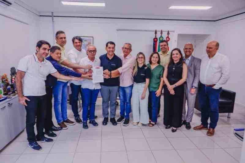 Cícero assina protocolo para criação da Casa Zero 83 para desenvolver Centro Histórico 1 protocolo casa zero83 131025