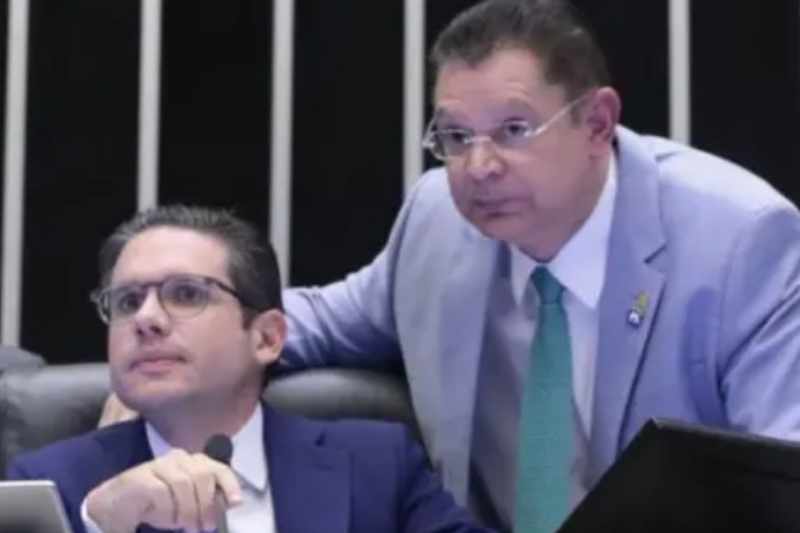 Após romper com líder do PT, Hugo Motta também anuncia rompimento com líder do PL na Câmara 12 hugo e sostenes