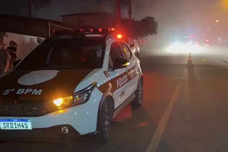 Incêndio destrói casa e dois veículos no Grotão; morador foi encaminhado para atendimento psiquiátrico 3 incendio grotao 191125