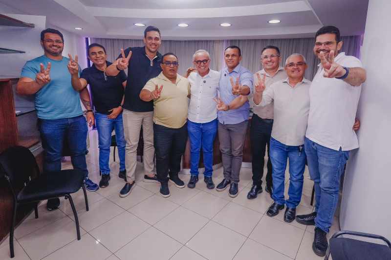 Cícero fortalece pré-candidatura com apoio de vereadores e lideranças no Alto Sertão 5 apoio cicero sertao 011225