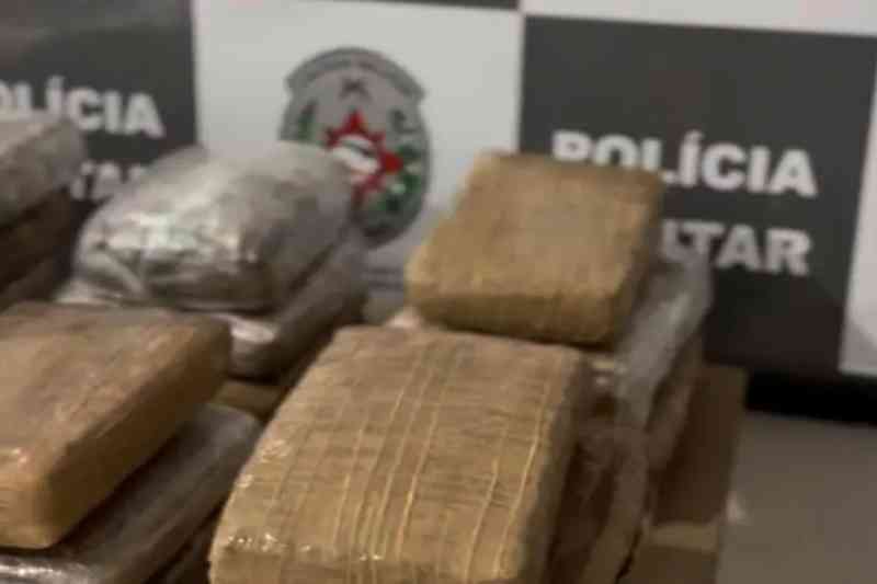 Polícia apreende cerca de 100 kg de drogas em imóvel abandonado na Zona Sul de João Pessoa 2 apreensao mangabeira 281125