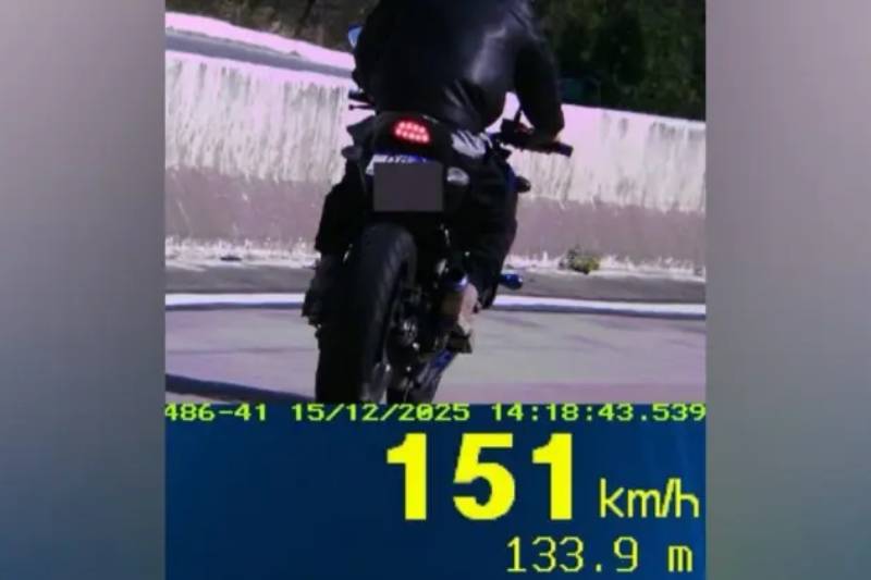 PRF flagra motociclista a 151 km/h na BR-101, em Santa Rita 1 flagra prf 151225