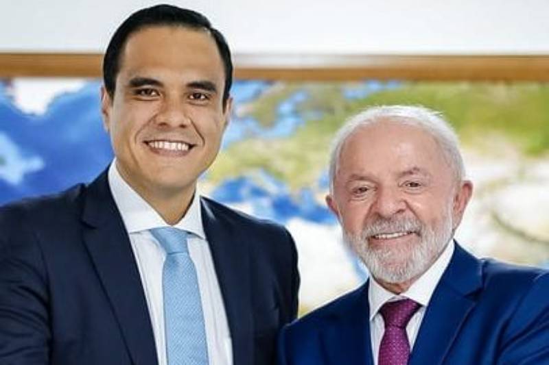 Paraibano anunciado como novo ministro do Turismo promete esforço e dedicação à pasta 7 gustavo feliciano e lula