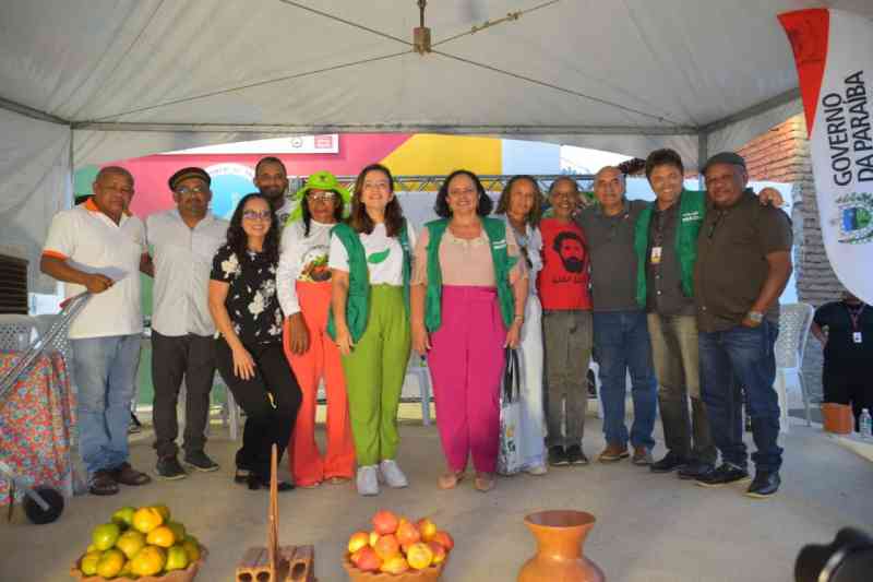 Pollyanna lança PAA com investimento de R$ 1 milhão e anuncia cursos profissionalizantes para as comunidades quilombolas 3 Pollyana paa 290126