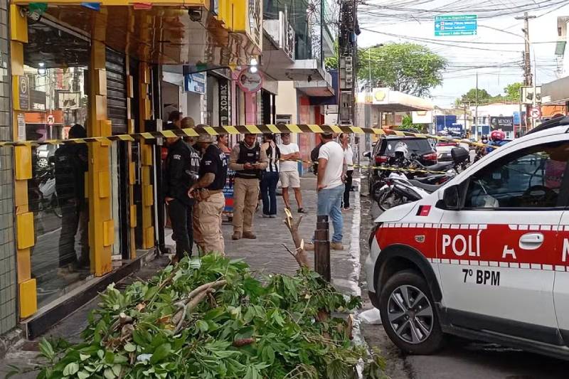 Suspeito morre após tentativa de assalto a loja no Centro de Santa Rita 4 assalto santa rita 150126