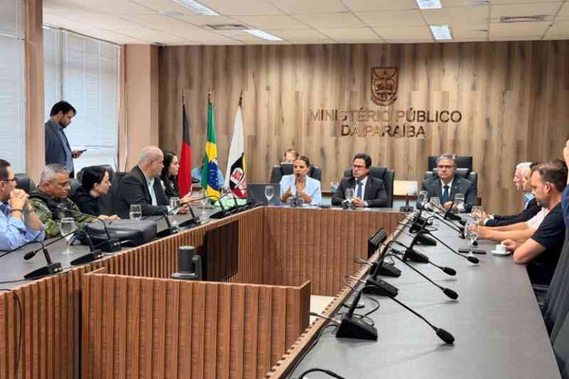 Grupo de Trabalho lança oficialmente a Operação Orla Limpa e apresenta canal de denúncias 6 gt orla limpa mppb