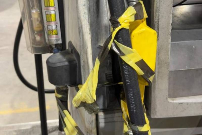 Procon-JP interdita bombas de gasolina em postos no Valentina e recolhe produtos vencidos 6 posto interditado procon 290126