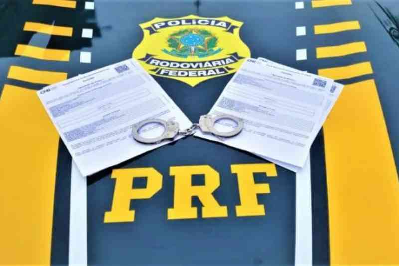 PRF prende homem com mandado em aberto durante abordagem na BR-230, em Cabedelo 6 prisao prf 210126