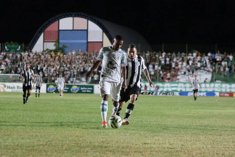 Sousa supera apagão, vence o Treze e assume a 3ª posição no Campeonato Paraibano 9 sousa x treze 280126
