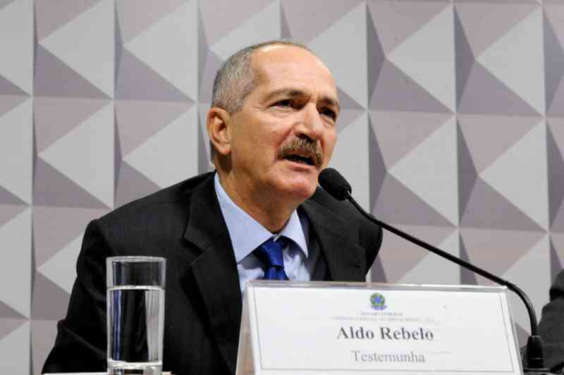 Ex-ministro de Lula lança pré-candidatura a presidente com críticas ao Governo e ao STF 14 aldo rebelo