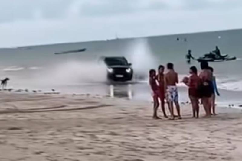 carro areia dourada 230226