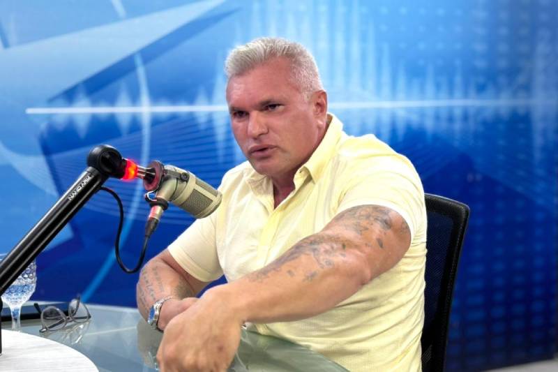 “Estou louco por ele”: ex-bolsonarista Julian Lemos declara admiração por Lula e recebe convites para 2026 5 julian lemos arapuan fm 200226