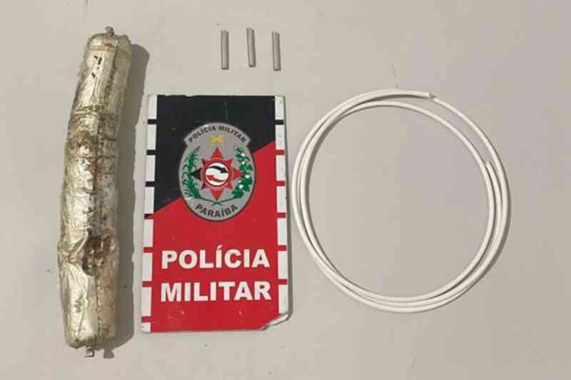 Suspeito é preso com explosivos na PB-426, entre São Bentinho e Cajazeirinhas 6 apreensao cajazeirinhas 010326