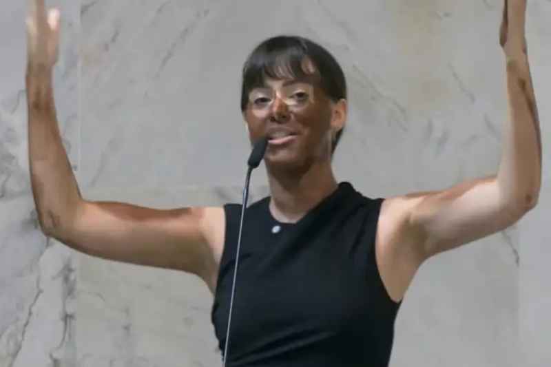 Deputada que fez blackface em São Paulo declarou-se parda à Justiça Eleitoral 6 blackface deputada sp 180326