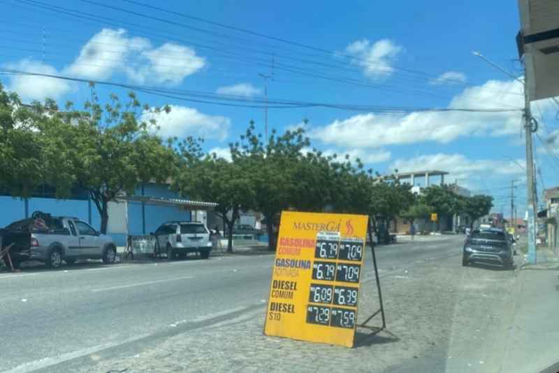 No Sertão: preço da gasolina ultrapassa R$ 7 e aumento preocupa motoristas em Patos 5 posto patos 7 reais 100326