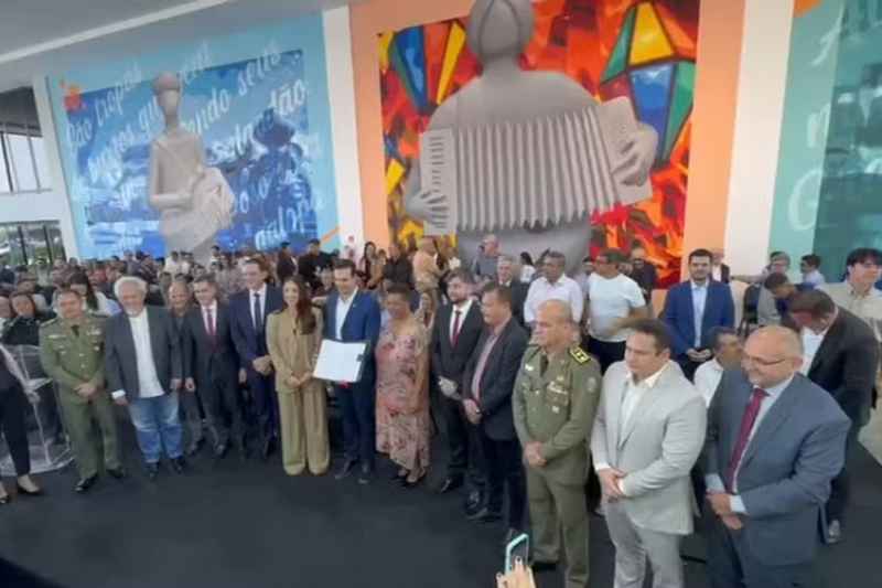 Lucas Ribeiro empossa novos secretários e destaca compromisso com ritmo de entregas à população da Paraíba 3 posse secretarios pb 060426