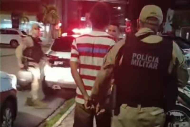 Homem é preso no Grotão após descumprir medida protetiva e agredir a própria mãe 1 prisao grotao 120426