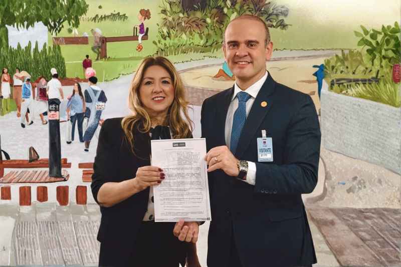 Vereador Wamberto Ulysses busca audiência com promotora Soraya Nóbrega para fortalecer lei de proteção a crianças e adolescentes na internet 4 wamberto ulysses e soraya nobrega
