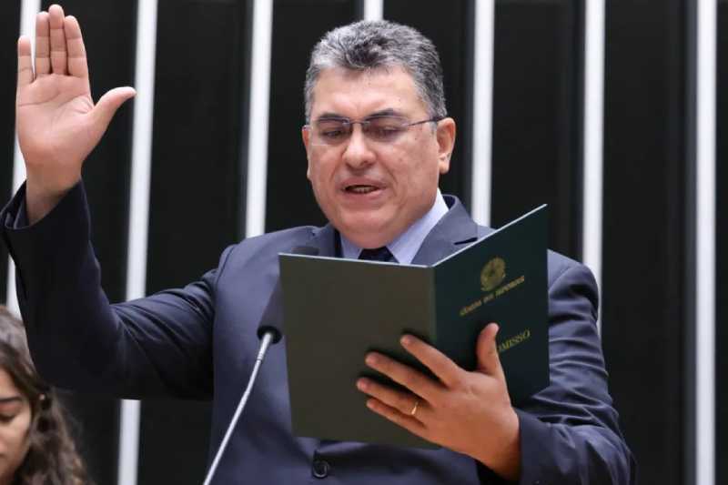 Valdir Trindade assume mandato na Câmara Federal após licença de Wilson Santiago 5 waldir trindade