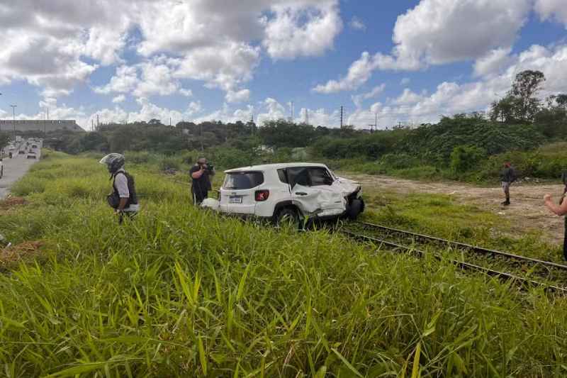 colisao carro trem santa rita 130726